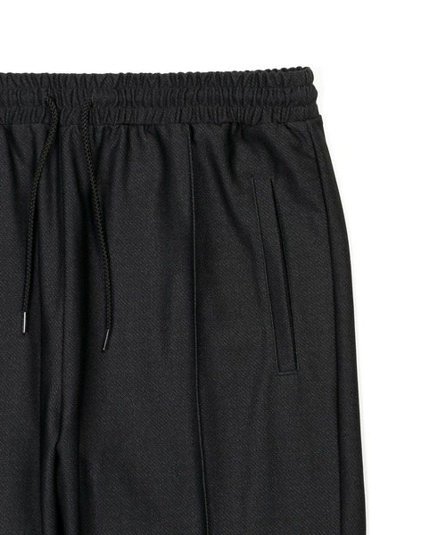 The DUFFER of ST.GEORGE（ザダファーオブセントジョージ）の「【WEB限定アイテム】SET UP JERSEY CENTER CREASE TROUSERS：セットアップ対応 センタークリース ジャージスラックス（スラックス・メンズ・ブラック/グレー・X-LARGE/LARGE/MEDIUM/SMALL）」の11枚目の写真