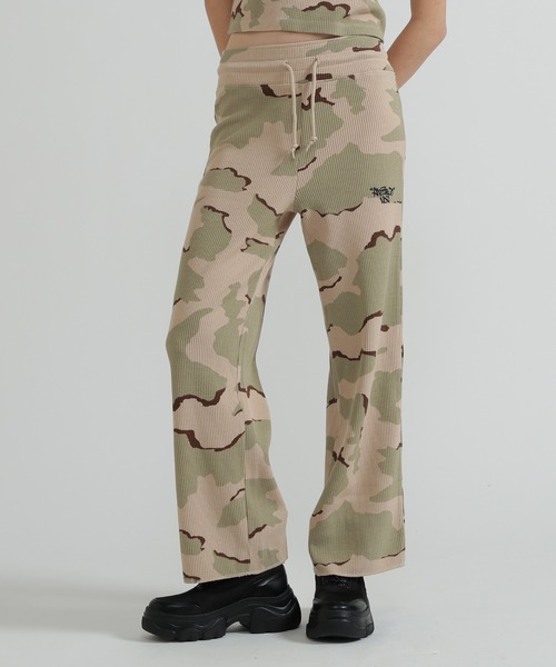 AVIREX(アヴィレックス)の「《直営店限定》CAMO WAFFLE PANTS(その他パンツ・レディース・グリーン系カモフラージュ/ベージュ系その他・M/S)」の2枚目の写真