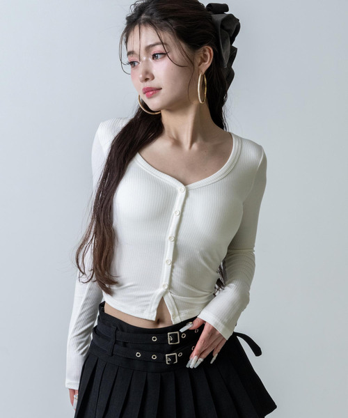 ANAP（アナップ）の「パッド付 V開き ぴたっと ロングスリーブ Tシャツ（Tシャツ/カットソー・レディース・グレー/ブラック/ホワイト・F）」の4枚目の写真