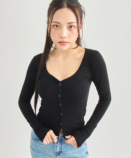 ANAP（アナップ）の「パッド付 V開き ぴたっと ロングスリーブ Tシャツ（Tシャツ/カットソー・レディース・グレー/ブラック/ホワイト・F）」の8枚目の写真