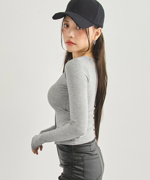 ANAP（アナップ）の「パッド付 V開き ぴたっと ロングスリーブ Tシャツ（Tシャツ/カットソー・レディース・グレー/ブラック/ホワイト・F）」の22枚目の写真