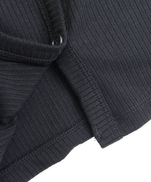 ANAP（アナップ）の「パッド付 V開き ぴたっと ロングスリーブ Tシャツ（Tシャツ/カットソー・レディース・グレー/ブラック/ホワイト・F）」の10枚目の写真