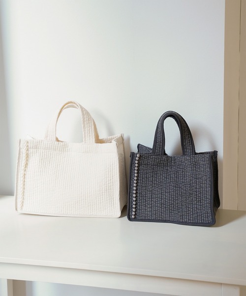 HUIT bouquet（ユイット）の「マチ付き パールトリム ヌビ バッグ large HUIT（トートバッグ・レディース・グレー/チャコール/アイボリー/ブラック・フリー）」の16枚目の写真