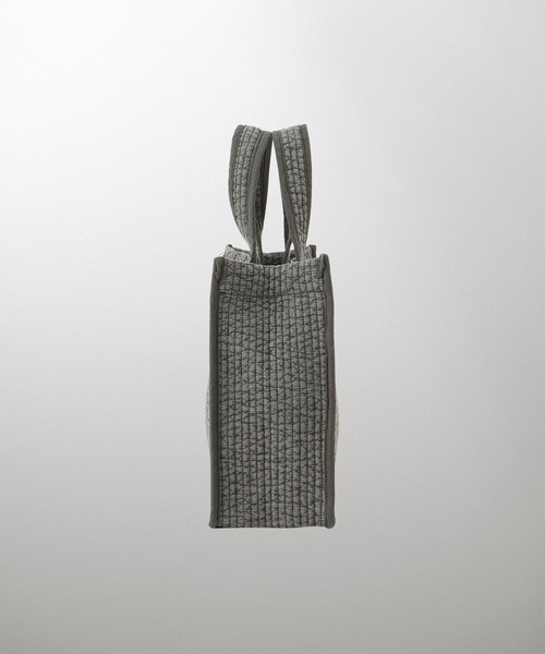 HUIT bouquet（ユイット）の「マチ付き パールトリム ヌビ バッグ large HUIT（トートバッグ・レディース・グレー/チャコール/アイボリー/ブラック・フリー）」の18枚目の写真
