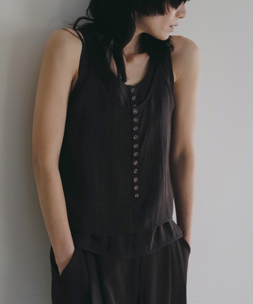 anuke（アンヌーク）の「Camisole Layered Tanktop（タンクトップ・レディース・ブラウン/アイボリー・FREE）」の13枚目の写真