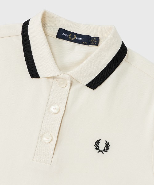 FRED PERRY(フレッドペリー)の「Bold Tipped Polo Shirt/ボールドティップラインポロシャツ(ポロシャツ・レディース・ネイビー/ベージュ/ブラック・10)」の9枚目の写真
