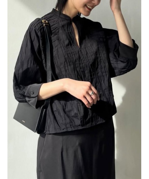 RIM.ARK(リムアーク)の「Tuck pleats raglan blouse タック プリーツ ラグラン ブラウス(シャツ/ブラウス・レディース・ネイビー/ホワイト/ブラック・FREE)」の3枚目の写真