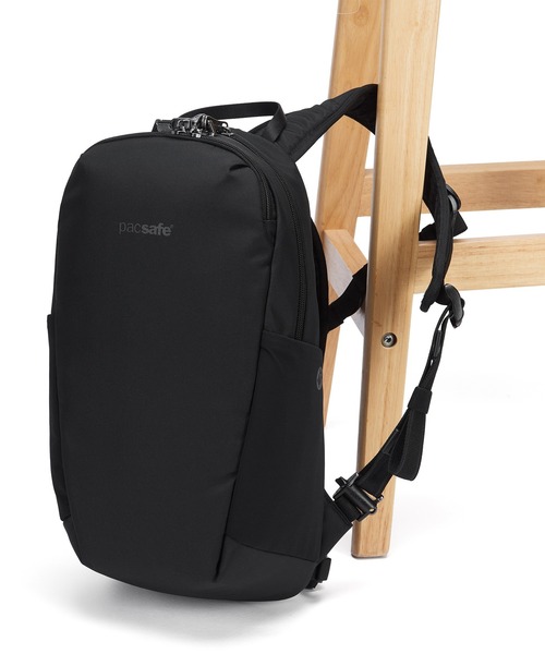pacsafe（パックセーフ）の「pacsafe/パックセーフ V 12L Tech backpack/テックバックパック（バックパック/リュック・メンズ・ブラック・FREE）」の12枚目の写真