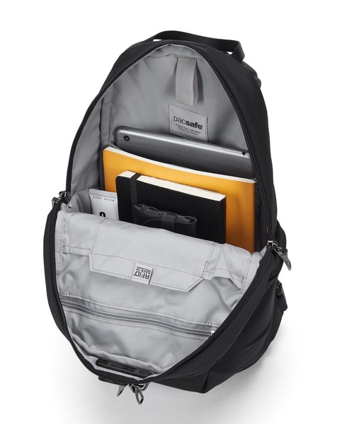 pacsafe（パックセーフ）の「pacsafe/パックセーフ V 12L Tech backpack/テックバックパック（バックパック/リュック・メンズ・ブラック・FREE）」の13枚目の写真