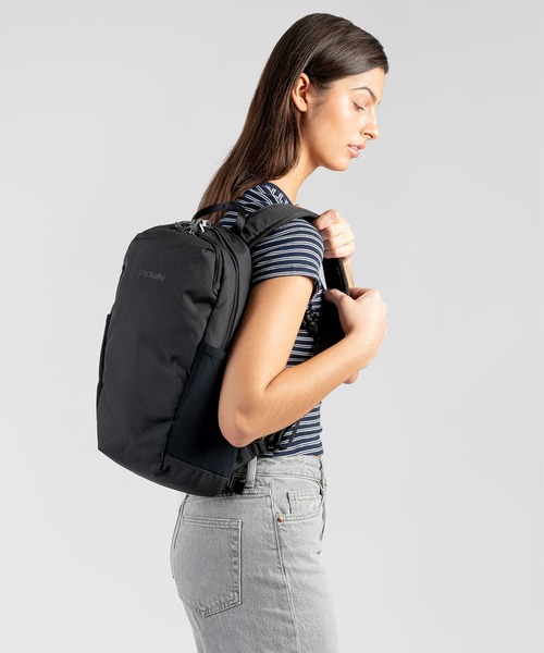 pacsafe（パックセーフ）の「pacsafe/パックセーフ V 12L Tech backpack/テックバックパック（バックパック/リュック・メンズ・ブラック・FREE）」の15枚目の写真