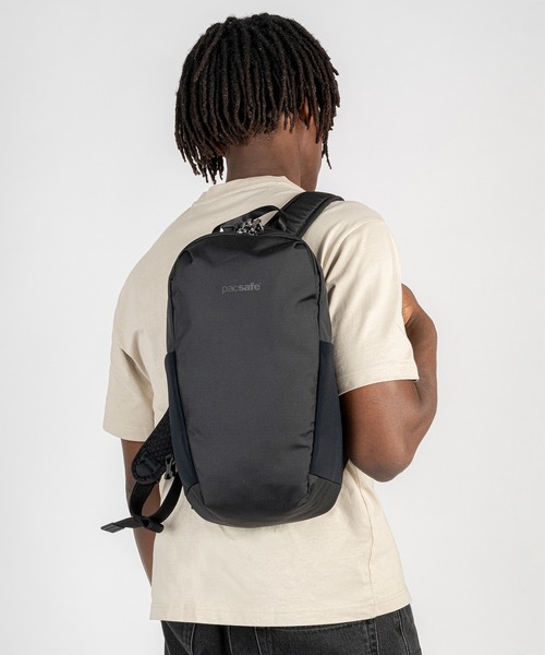 pacsafe（パックセーフ）の「pacsafe/パックセーフ V 12L Tech backpack/テックバックパック（バックパック/リュック・メンズ・ブラック・FREE）」の17枚目の写真