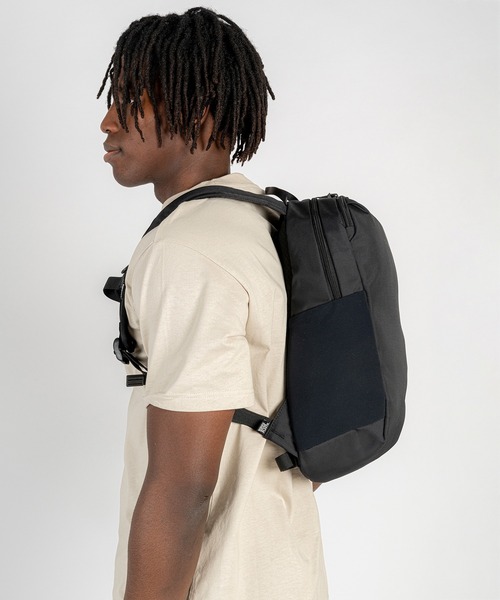 pacsafe（パックセーフ）の「pacsafe/パックセーフ V 12L Tech backpack/テックバックパック（バックパック/リュック・メンズ・ブラック・FREE）」の18枚目の写真