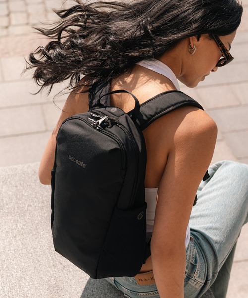 pacsafe（パックセーフ）の「pacsafe/パックセーフ V 12L Tech backpack/テックバックパック（バックパック/リュック・メンズ・ブラック・FREE）」の20枚目の写真