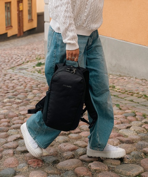 pacsafe（パックセーフ）の「pacsafe/パックセーフ V 12L Tech backpack/テックバックパック（バックパック/リュック・メンズ・ブラック・FREE）」の21枚目の写真
