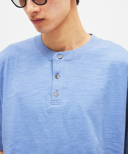 JOURNAL STANDARD（ジャーナルスタンダード）の「スラブ ヘンリー ネック 半袖 Tシャツ（Tシャツ/カットソー・メンズ・ホワイト/ブラック系その他/クリアブルー・LARGE/MEDIUM）」の11枚目の写真