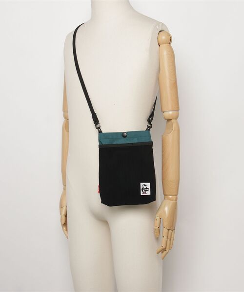 CHUMS（チャムス）の「チャムス CHUMS Recycle Mesh Pocket Shoulder Bag（ショルダーバッグ・メンズ・その他・ONE SIZE）」の5枚目の写真