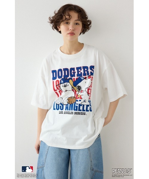 RODEO CROWNS WIDE BOWL(ロデオクラウンズワイドボウル)の「(MLBxPEANUTS)Tシャツ(Tシャツ/カットソー・レディース・イエロー/ブラック/オフホワイト/チャコールグレー・MEDIUM/LARGE)」の2枚目の写真