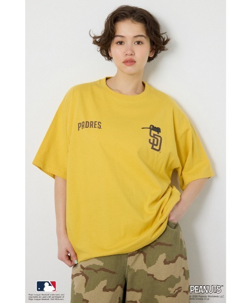 RODEO CROWNS WIDE BOWL(ロデオクラウンズワイドボウル)の「(MLBxPEANUTS)Tシャツ(Tシャツ/カットソー・レディース・イエロー/ブラック/オフホワイト/チャコールグレー・MEDIUM/LARGE)」の4枚目の写真