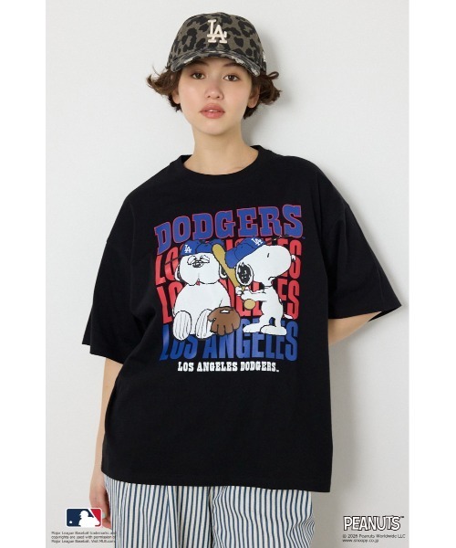 RODEO CROWNS WIDE BOWL(ロデオクラウンズワイドボウル)の「(MLBxPEANUTS)Tシャツ(Tシャツ/カットソー・レディース・イエロー/ブラック/オフホワイト/チャコールグレー・MEDIUM/LARGE)」の3枚目の写真