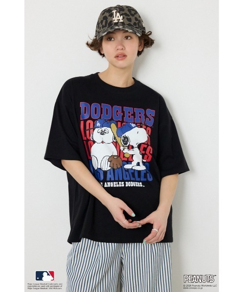 RODEO CROWNS WIDE BOWL(ロデオクラウンズワイドボウル)の「(MLBxPEANUTS)Tシャツ(Tシャツ/カットソー・レディース・イエロー/ブラック/オフホワイト/チャコールグレー・MEDIUM/LARGE)」の15枚目の写真