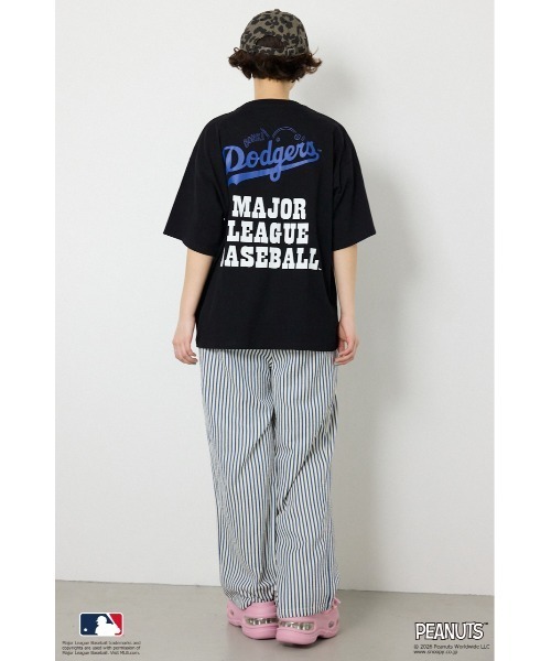 RODEO CROWNS WIDE BOWL(ロデオクラウンズワイドボウル)の「(MLBxPEANUTS)Tシャツ(Tシャツ/カットソー・レディース・イエロー/ブラック/オフホワイト/チャコールグレー・MEDIUM/LARGE)」の19枚目の写真