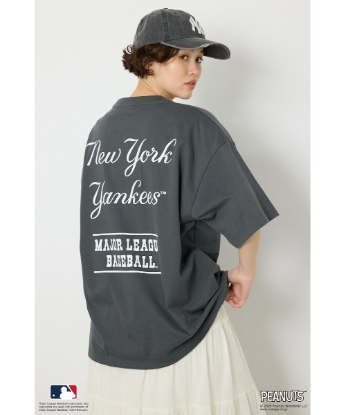 RODEO CROWNS WIDE BOWL(ロデオクラウンズワイドボウル)の「(MLBxPEANUTS)Tシャツ(Tシャツ/カットソー・レディース・イエロー/ブラック/オフホワイト/チャコールグレー・MEDIUM/LARGE)」の6枚目の写真