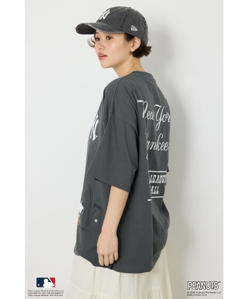 RODEO CROWNS WIDE BOWL(ロデオクラウンズワイドボウル)の「(MLBxPEANUTS)Tシャツ(Tシャツ/カットソー・レディース・イエロー/ブラック/オフホワイト/チャコールグレー・MEDIUM/LARGE)」の7枚目の写真