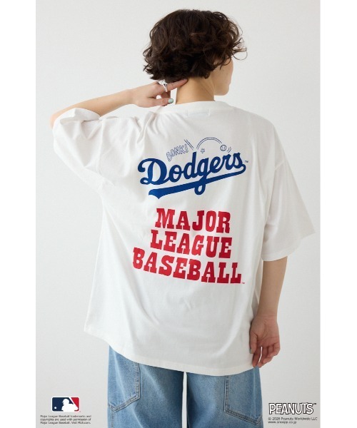 RODEO CROWNS WIDE BOWL(ロデオクラウンズワイドボウル)の「(MLBxPEANUTS)Tシャツ(Tシャツ/カットソー・レディース・イエロー/ブラック/オフホワイト/チャコールグレー・MEDIUM/LARGE)」の11枚目の写真