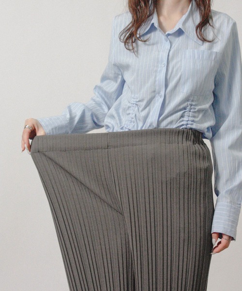 NYLAUS（ナイラス）の「【SG】セルフカット ランダムプリーツパンツ（その他パンツ・レディース・カーキ/ブラック系その他/ダークグリーン/ホワイト系その他/モカ/ブラック/グレイッシュベージュ/チャコールグレー/ライトブラウン・L/M）」の15枚目の写真