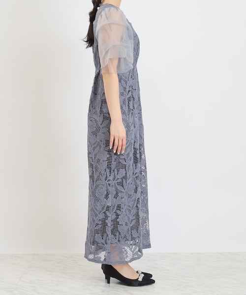 TRUDEA（トルディア）の「リーフレース×袖チュールワンピース（ドレス・レディース・ブルー/ブラック・MEDIUM）」の9枚目の写真