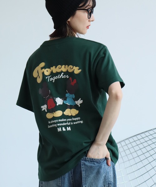Disney(ディズニー)の「【DISNEY/ディズニー】アートワークデザイン バックプリント Tシャツ(Tシャツ/カットソー・レディース・ピンク/グリーン/ブラック/クリーム・M)」の4枚目の写真