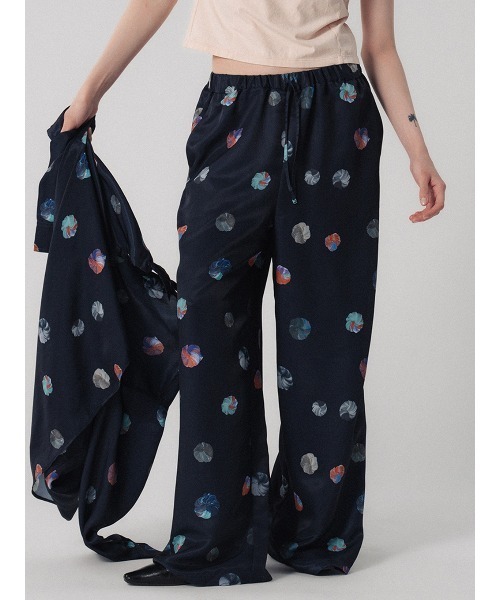 ELCHELE(エルチェレ)の「PAGE2026 #4 PANTS(その他パンツ・レディース・ネイビー/ホワイト・36/38)」の2枚目の写真