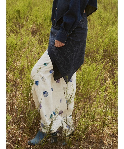 ELCHELE(エルチェレ)の「PAGE2026 #4 PANTS(その他パンツ・レディース・ネイビー/ホワイト・36/38)」の1枚目の写真