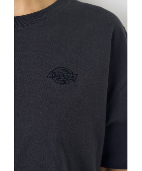 AZUL by moussy(アズールバイマウジー)の「【Dickies×AZUL】ワンポイントTee(Tシャツ/カットソー・レディース・ブルー/オフホワイト/チャコールグレー・SMALL/MEDIUM)」の19枚目の写真