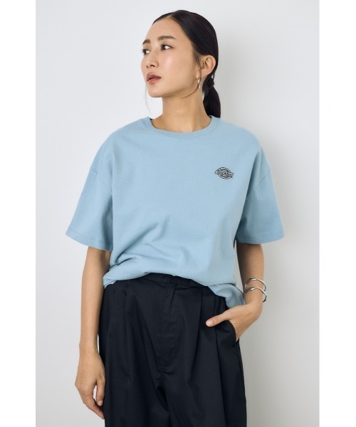 AZUL by moussy(アズールバイマウジー)の「【Dickies×AZUL】ワンポイントTee(Tシャツ/カットソー・レディース・ブルー/オフホワイト/チャコールグレー・SMALL/MEDIUM)」の15枚目の写真