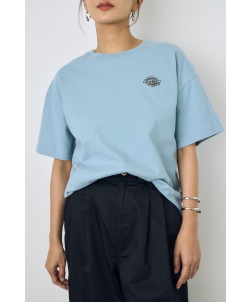 AZUL by moussy(アズールバイマウジー)の「【Dickies×AZUL】ワンポイントTee(Tシャツ/カットソー・レディース・ブルー/オフホワイト/チャコールグレー・SMALL/MEDIUM)」の14枚目の写真