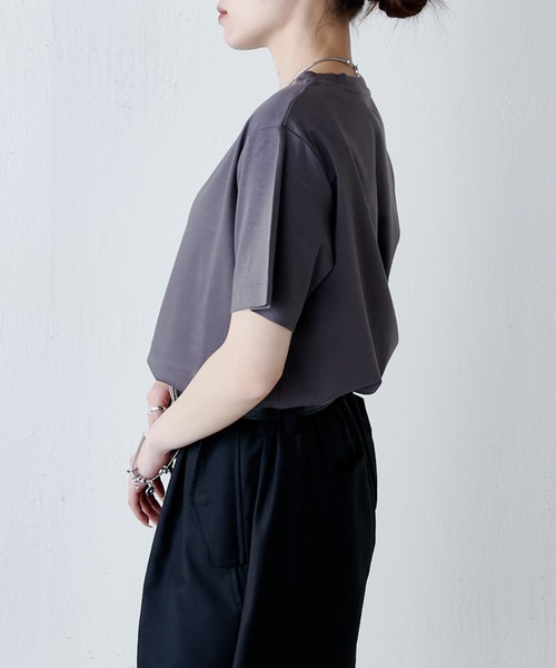 Lui's(ルイス)の「接触冷感THE BASIC Tシャツ(Tシャツ/カットソー・レディース・チャコールグレー/オフホワイト/サックスブルー/ブラック・FREE)」の14枚目の写真