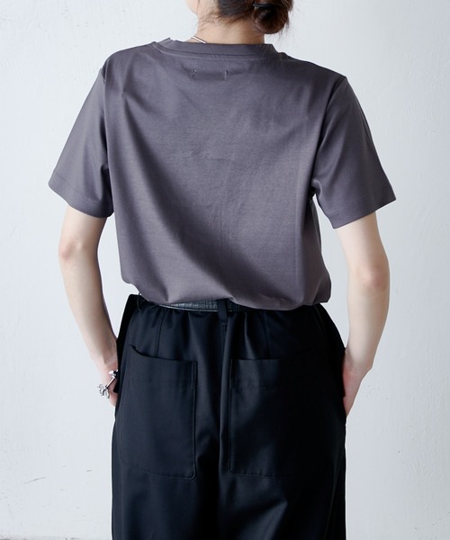 Lui's(ルイス)の「接触冷感THE BASIC Tシャツ(Tシャツ/カットソー・レディース・チャコールグレー/オフホワイト/サックスブルー/ブラック・FREE)」の13枚目の写真
