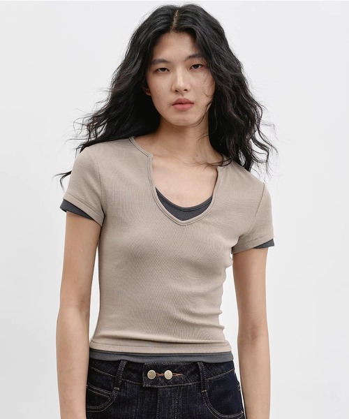 EIGHTHMONTH(エイスマンス)の「レイヤードネック コンパクトトップス EM26s056【EIGHTHMONTH】(Tシャツ/カットソー・レディース・グレー/ベージュ・M/S)」の5枚目の写真