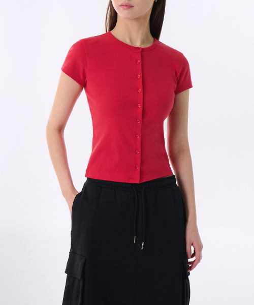 MUSINSA STANDARD WOMAN（ムシンサスタンダードウーマン）の「ウィメンズスリムクルーネックボタンTシャツ[レッド]（Tシャツ/カットソー・レディース・その他・X-SMALL）」の5枚目の写真