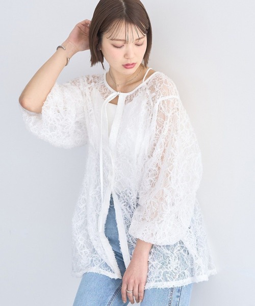 earth music&ecology(アースミュージックアンドエコロジー)の「レースフラワーブラウス(シャツ/ブラウス・レディース・オフホワイト/ブラック・FREE)」の2枚目の写真