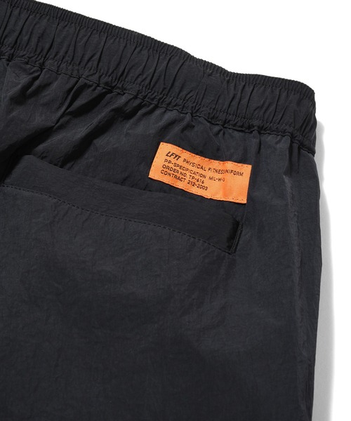 LFYT(エルエフワイティー)の「LFYT ラファイエット - NYLON ZIP-OFF PANT パンツ LS261201(その他パンツ・メンズ・チャコール/オレンジ/ブラック・X-LARGE/MEDIUM/LARGE/XX-LARGE)」の16枚目の写真