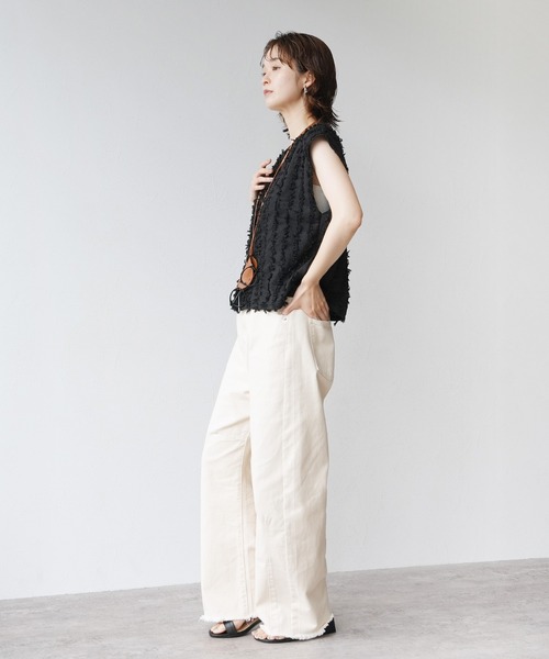Yeoun(ヨウン)の「フリンジ前ボタントップス(ベスト・レディース・ブラック/キナリ/モカ・M)」の20枚目の写真