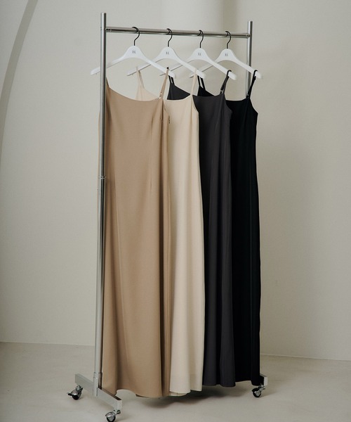 LE'RURE(リルアー)の「Curve design cami dress(ドレス・レディース・チャコール/ベージュ/アイボリー/ブラック・SMALL/MEDIUM/TALL)」の14枚目の写真