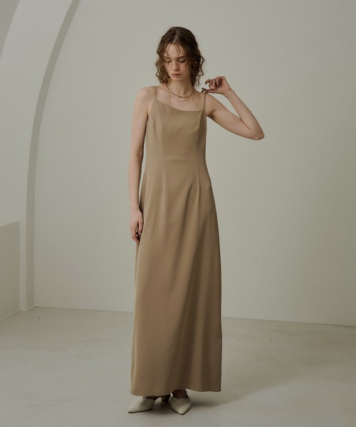 LE'RURE(リルアー)の「Curve design cami dress(ドレス・レディース・チャコール/ベージュ/アイボリー/ブラック・SMALL/MEDIUM/TALL)」の10枚目の写真