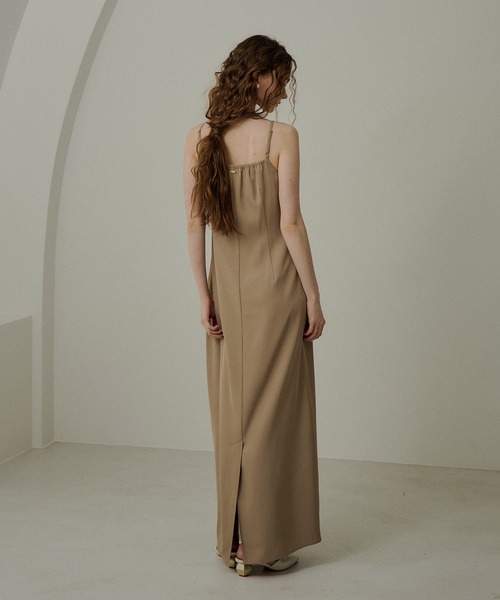 LE'RURE(リルアー)の「Curve design cami dress(ドレス・レディース・チャコール/ベージュ/アイボリー/ブラック・SMALL/MEDIUM/TALL)」の12枚目の写真