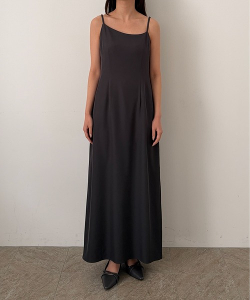 LE'RURE(リルアー)の「Curve design cami dress(ドレス・レディース・チャコール/ベージュ/アイボリー/ブラック・SMALL/MEDIUM/TALL)」の6枚目の写真
