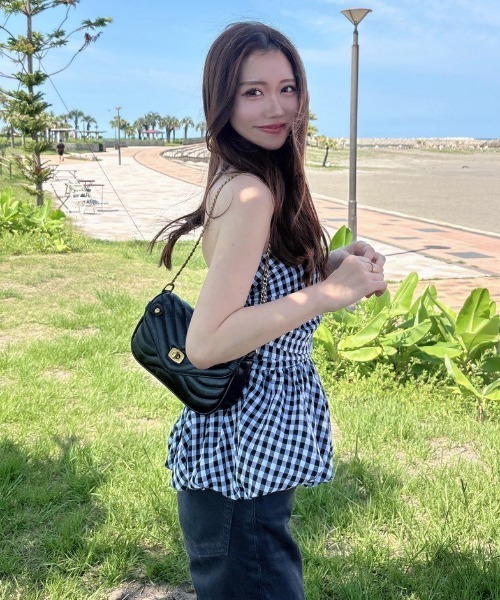 ALLuRing ChaRm(アリュリングチャーム)の「【ALLuRing ChaRm × bellchan21_(Suzu)】Ruched Peplum Tube Top / シャーリングペプラムチューブトップ(チューブトップ・レディース・チェック/ブラック・FREE)」の18枚目の写真