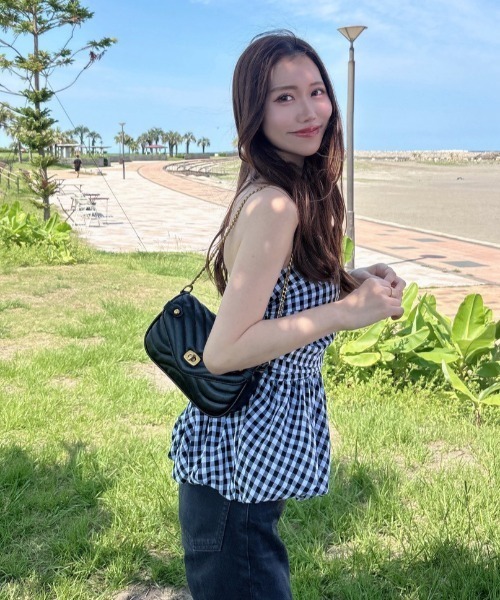 ALLuRing ChaRm(アリュリングチャーム)の「【ALLuRing ChaRm × bellchan21_(Suzu)】Ruched Peplum Tube Top / シャーリングペプラムチューブトップ(チューブトップ・レディース・チェック/ブラック・FREE)」の19枚目の写真