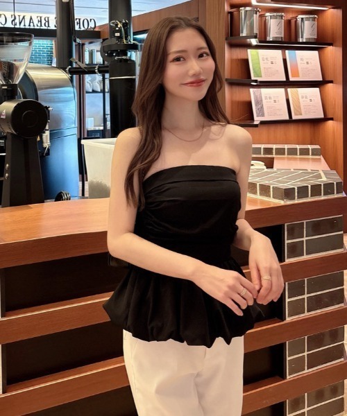 ALLuRing ChaRm(アリュリングチャーム)の「【ALLuRing ChaRm × bellchan21_(Suzu)】Ruched Peplum Tube Top / シャーリングペプラムチューブトップ(チューブトップ・レディース・チェック/ブラック・FREE)」の7枚目の写真